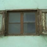 Finestra moderna con maniglia bassa, installata grazie al bonus barriere infissi.